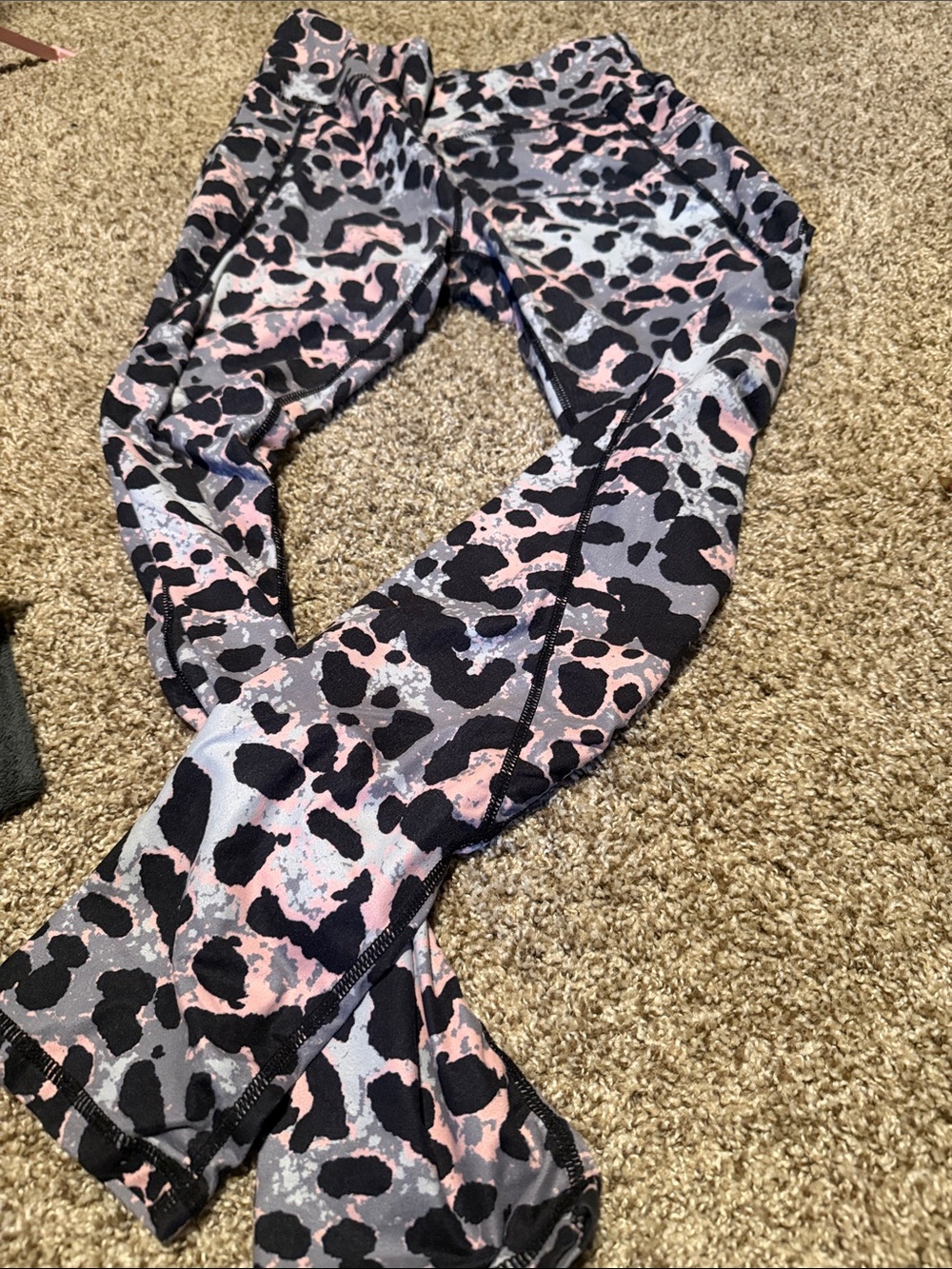 Extra soft SHEIN animal print leggings (L) - EUC!